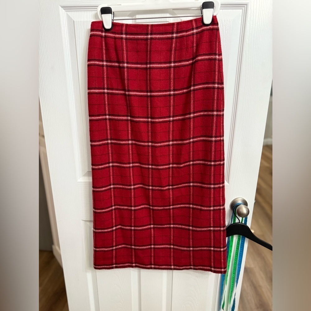 Vintage Nine & Company Red Plaid Pencil Skirt Size 8 Classic Tartan Wool Blend